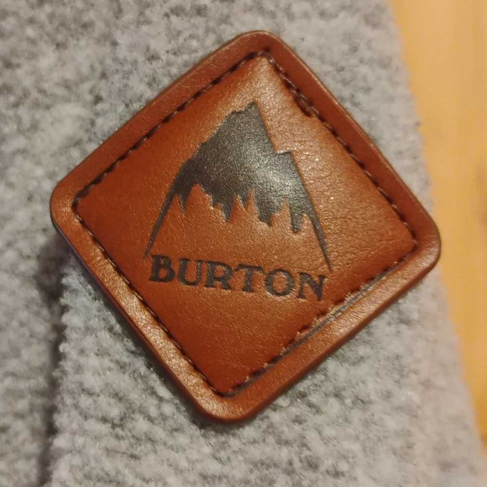 Women's Burton Hearth Fleece Pullover with a grey body and a colorful Pattern - Picture 2 of 6